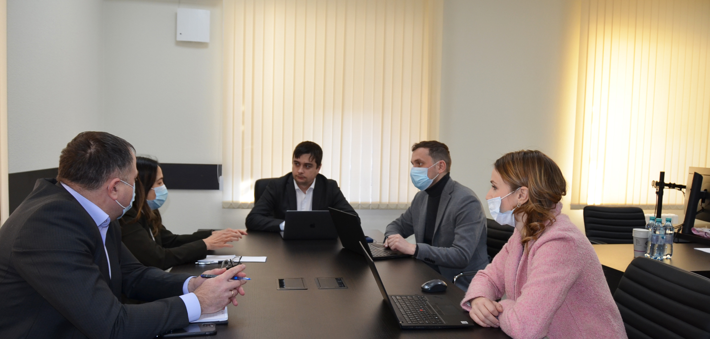 Întrevedrea cu Asistentul juridic, Atașatul pentru Investigații Cibernetice al Ambasadei Statelor Unite ale Americii în România, Yvonne Serrato