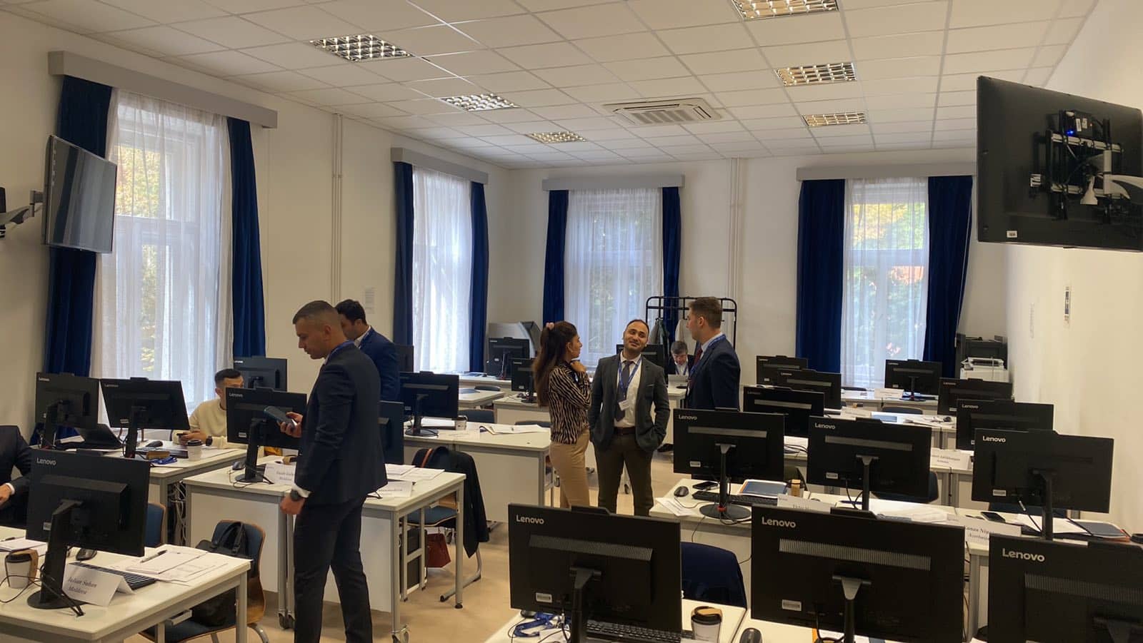 Atelier de intruire în Budapesta