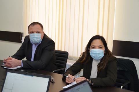 Asistentul juridic, Atașatul pentru Investigații Cibernetice al Ambasadei Statelor Unite ale Americii în România, Yvonne Serrato