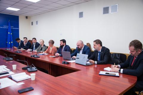 Întrevedere cu experți români