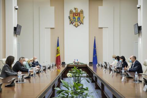 Întrevedere oficială. 