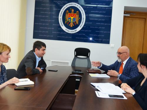 Întrevederea cu expertul internațional în cybersecurity, Rik Veenendaal